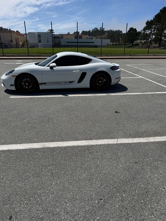 2024 Porsche 718 Cayman - Image 4 of 31