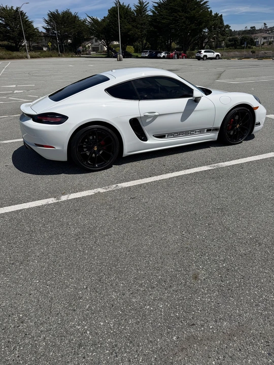 2024 Porsche 718 Cayman - Image 15 of 31