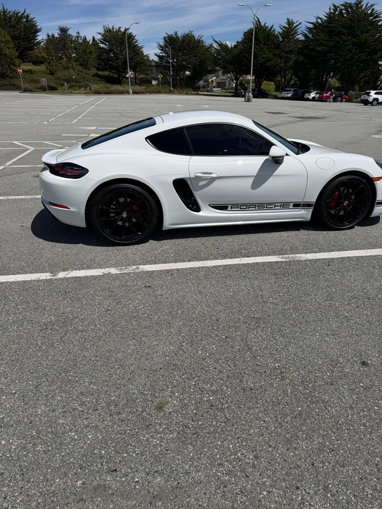 2024 Porsche 718 Cayman - Image 16 of 31