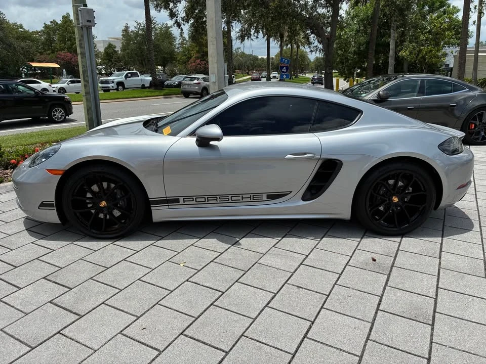 2024 Porsche 718 Cayman - Image 2 of 9