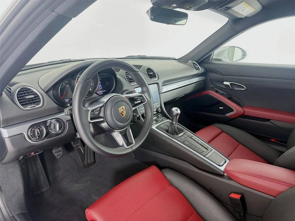 2024 Porsche 718 Cayman - Image 4 of 5