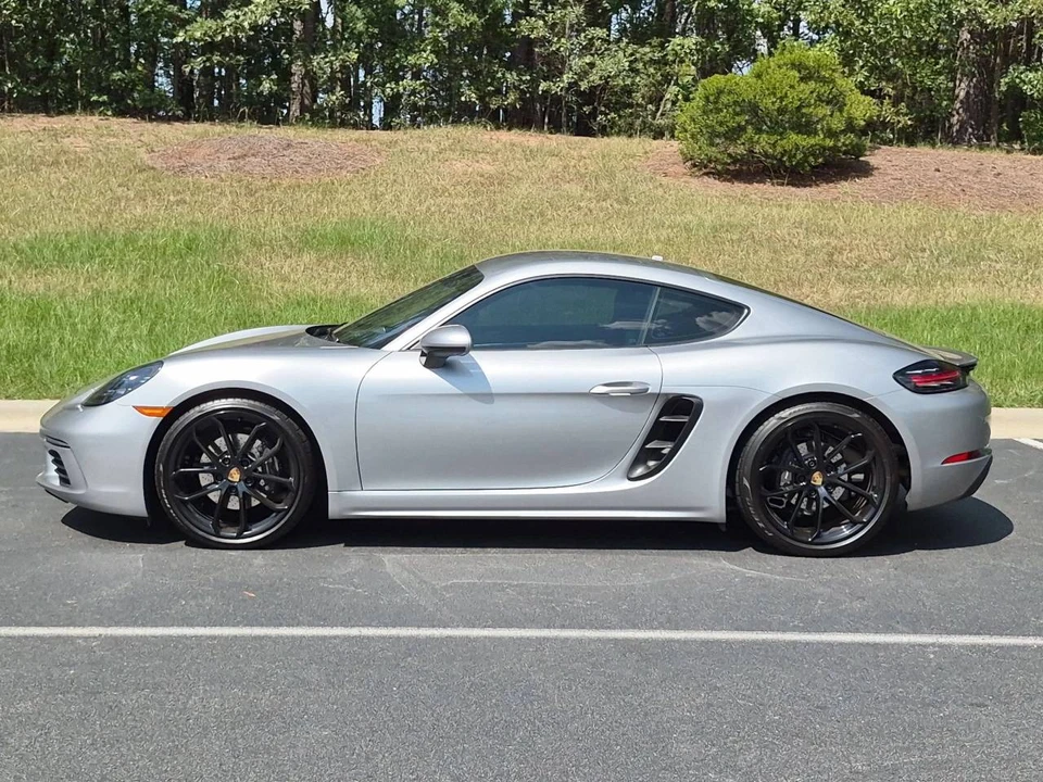 2024 Porsche 718 Cayman - Image 2 of 4