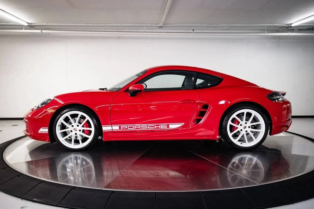 2024 Porsche 718 Cayman - Image 2 of 4