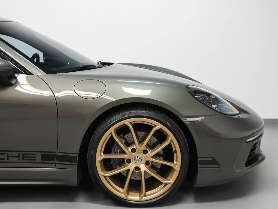 2024 Porsche 718 Cayman - Image 15 of 31