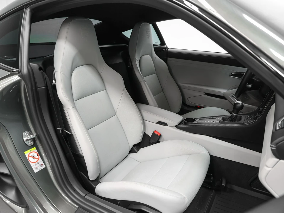 2024 Porsche 718 Cayman - Image 25 of 31