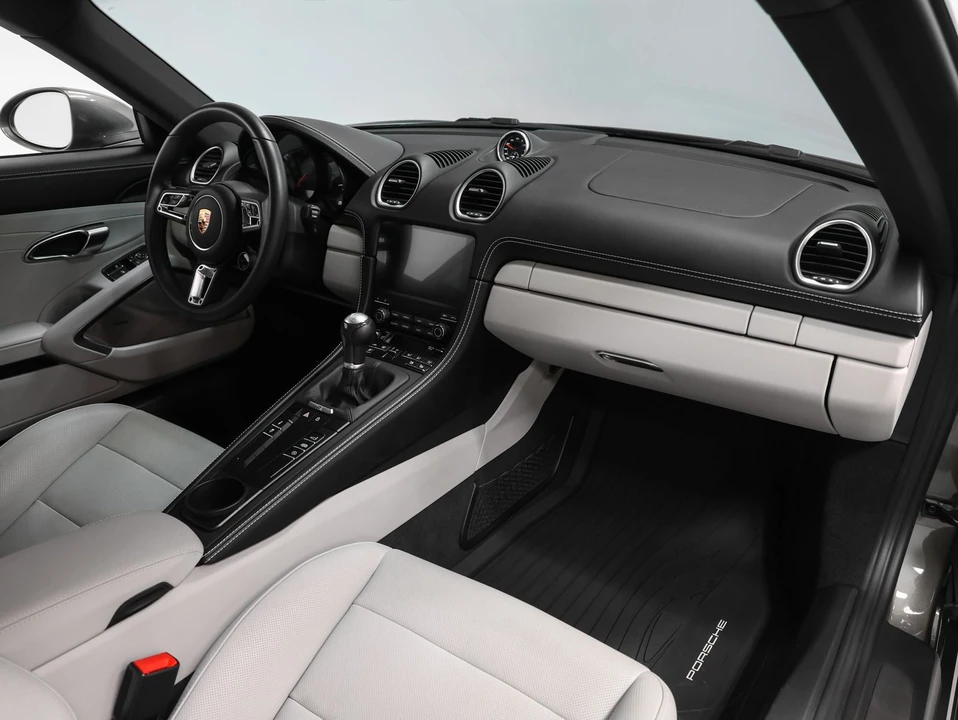 2024 Porsche 718 Cayman - Image 28 of 31