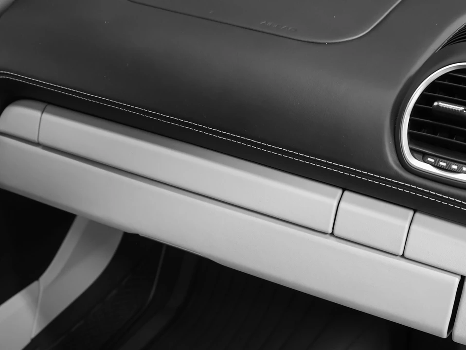 2024 Porsche 718 Cayman - Image 29 of 31