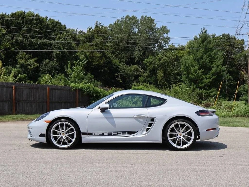2024 Porsche 718 Cayman - Image 2 of 4