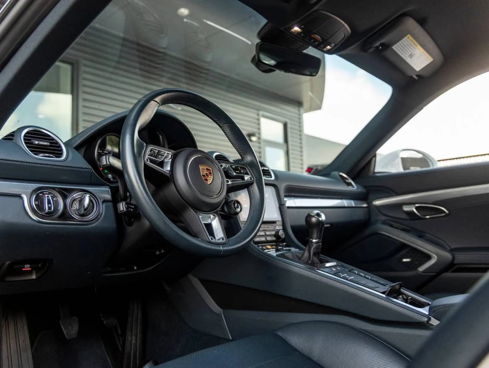 2024 Porsche 718 Cayman - Image 4 of 4