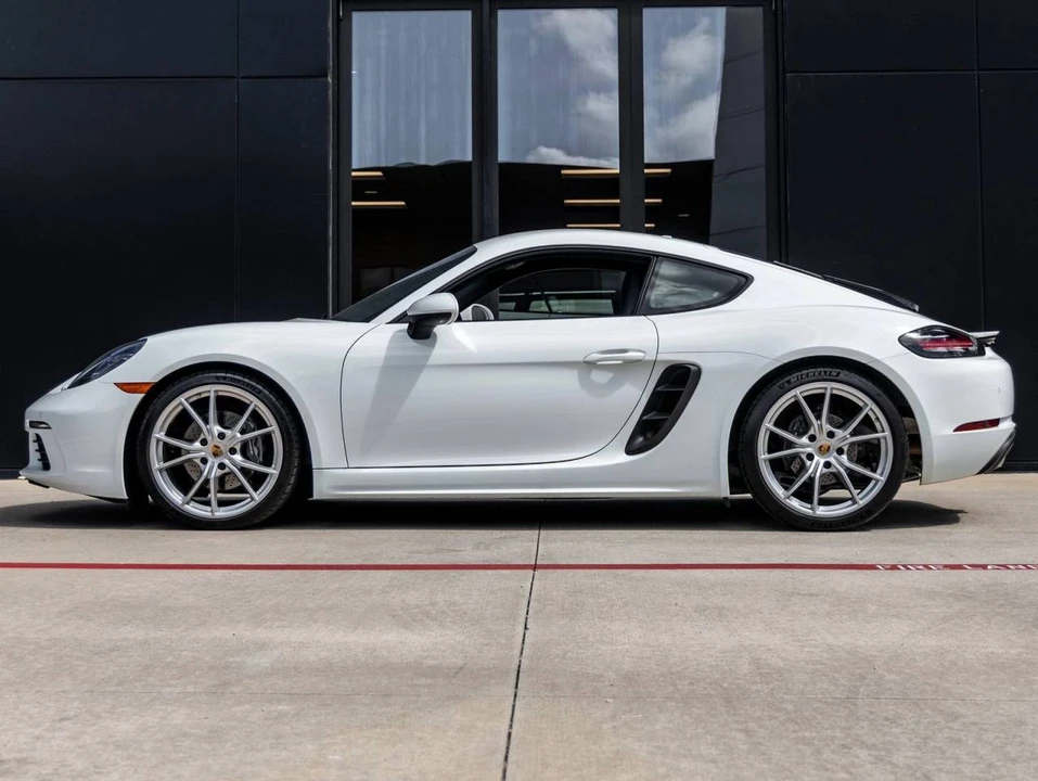 2024 Porsche 718 Cayman - Image 2 of 4