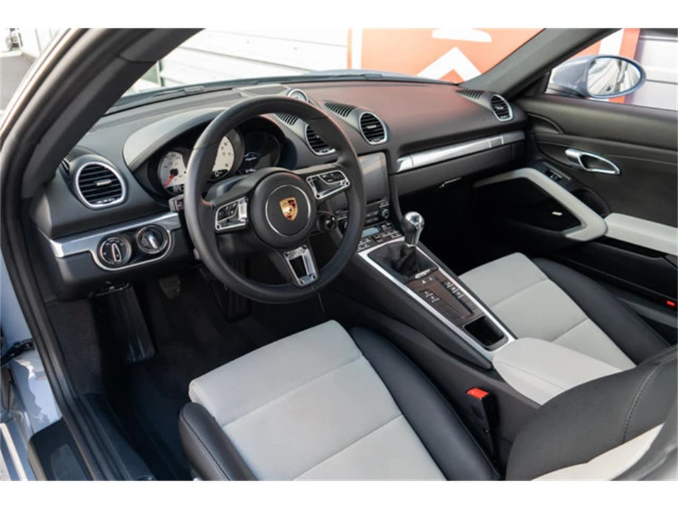 2024 Porsche 718 Cayman - Image 8 of 12