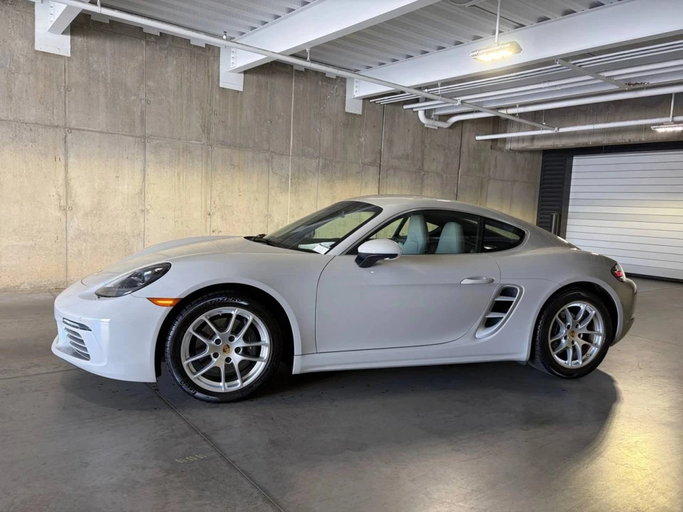 2024 Porsche 718 Cayman - Image 2 of 4