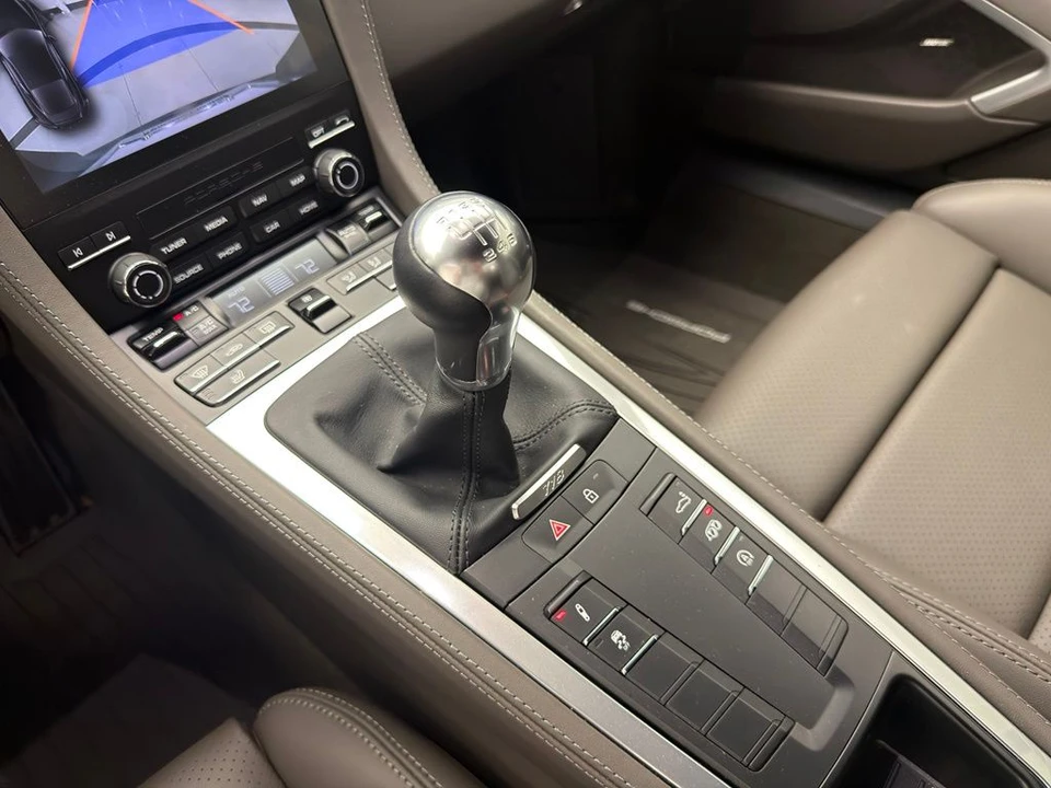 2024 Porsche 718 Cayman - Image 16 of 17