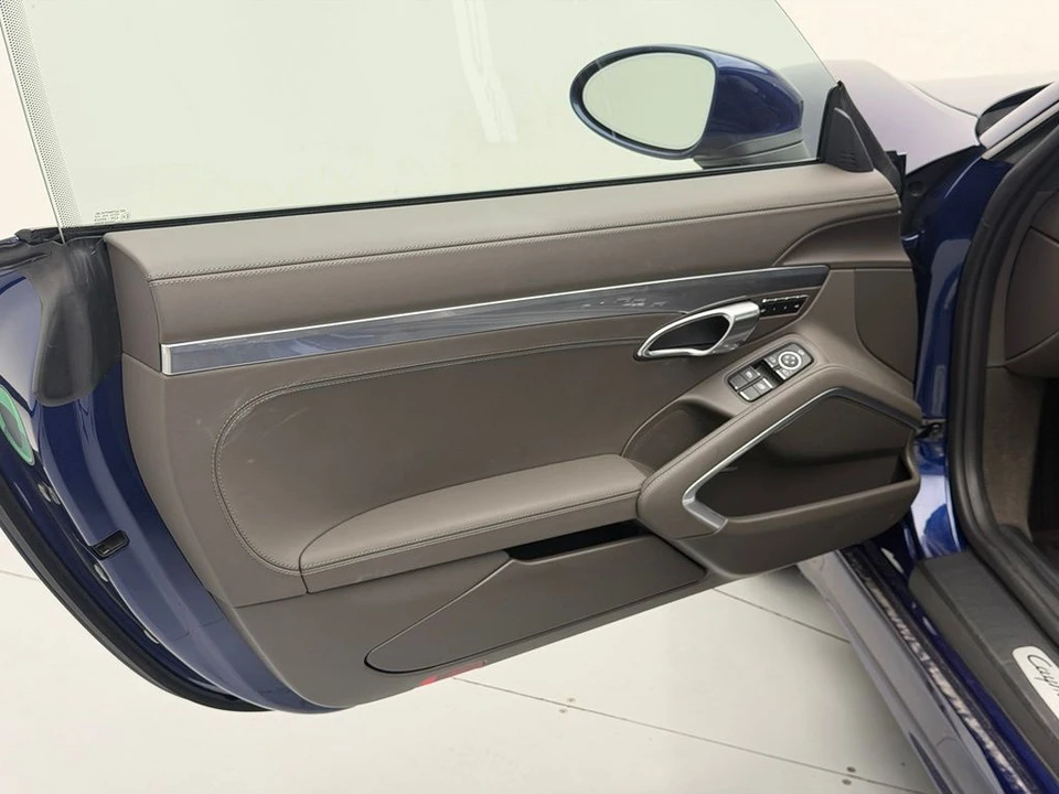 2024 Porsche 718 Cayman - Image 9 of 17