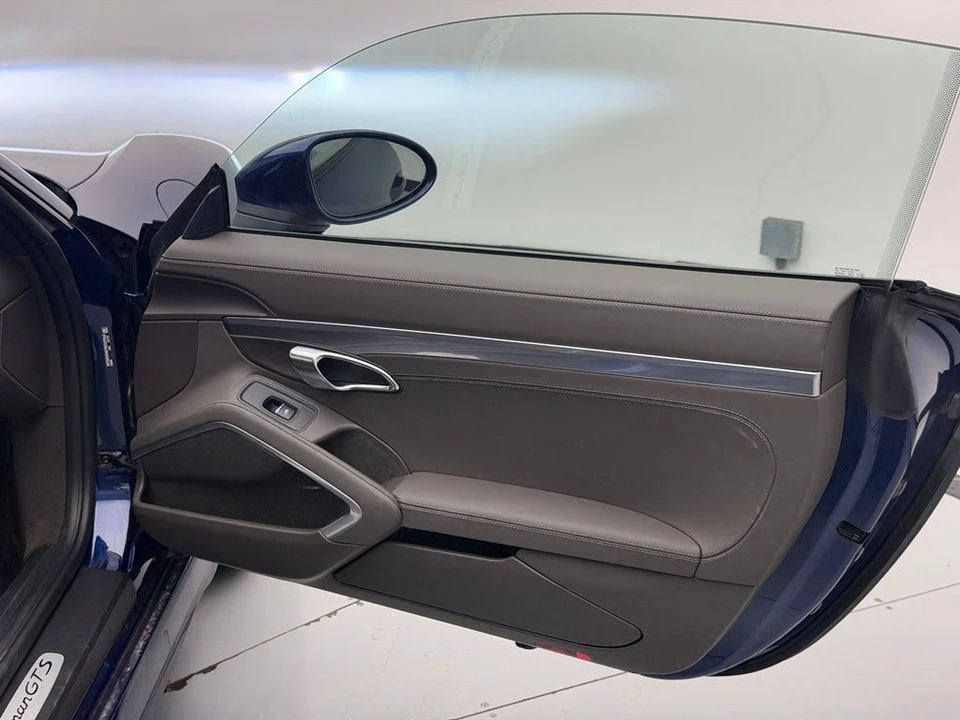 2024 Porsche 718 Cayman - Image 15 of 17