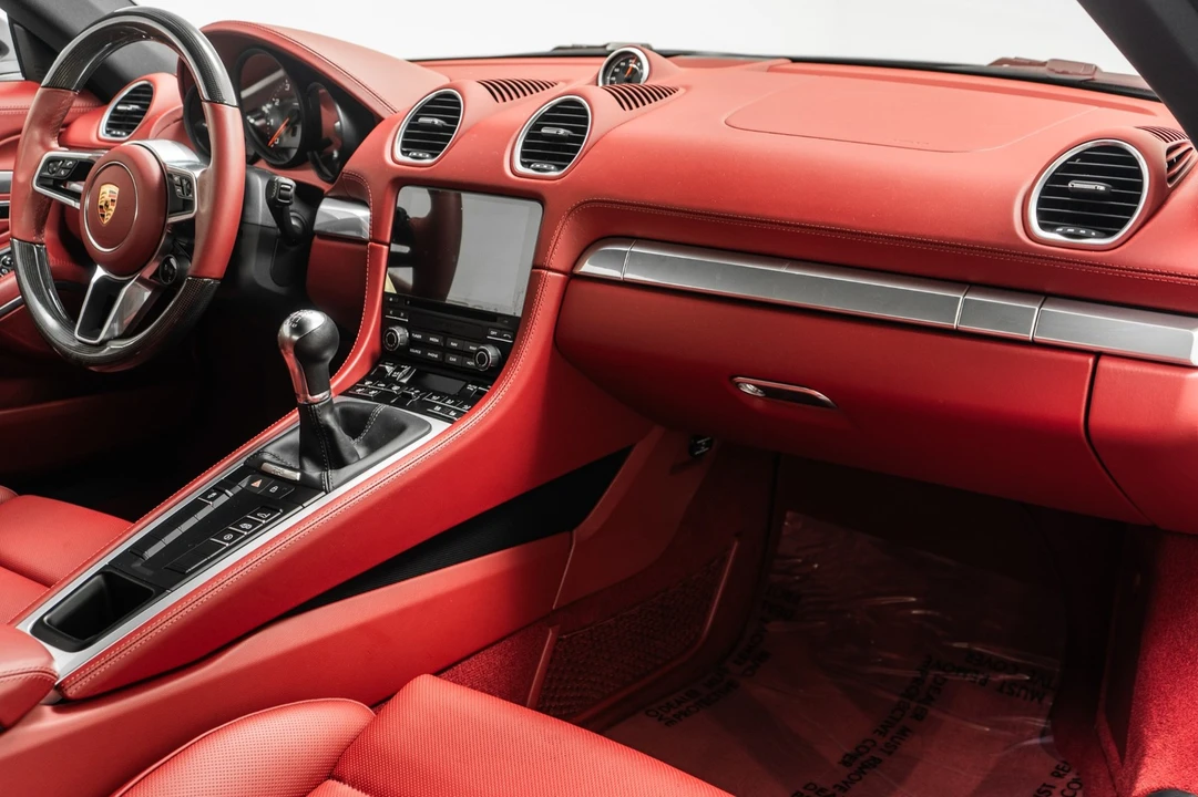 2024 Porsche 718 Cayman - Image 14 of 21