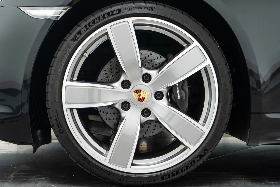 2024 Porsche 718 Cayman - Image 10 of 21