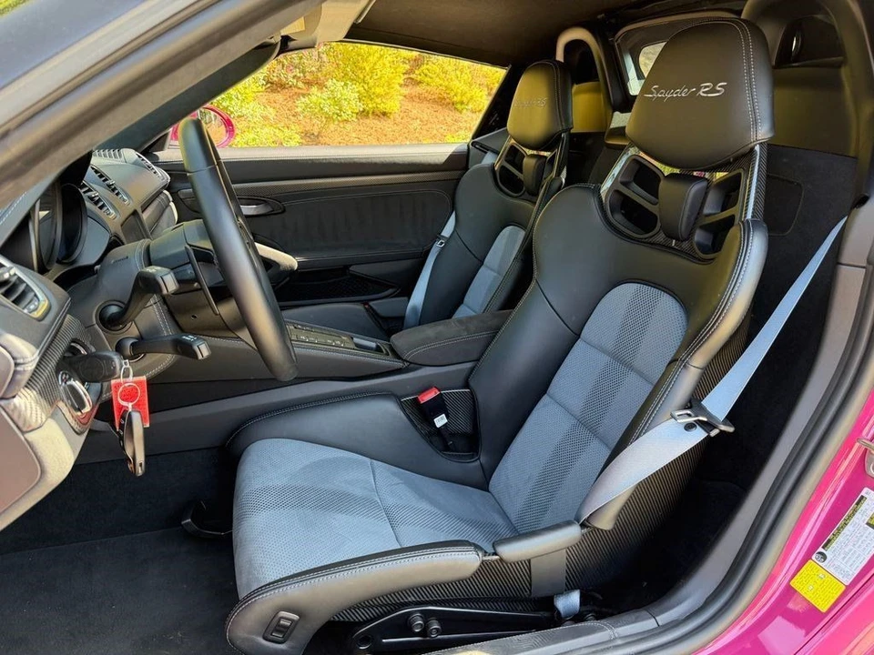 2024 Porsche - Image 19 of 31