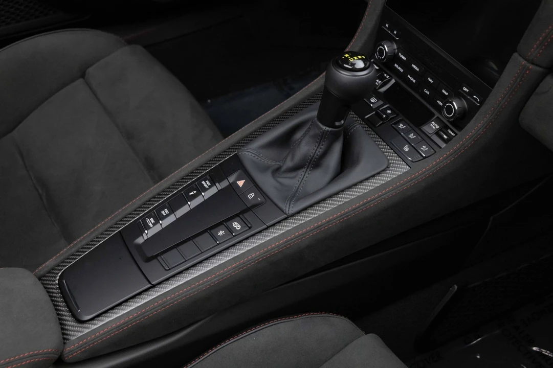 2024 Porsche 718 Boxster Spyder RS - Image 28 of 31