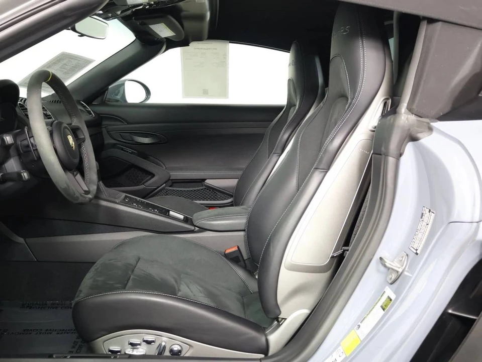 2024 Porsche - Image 5 of 5