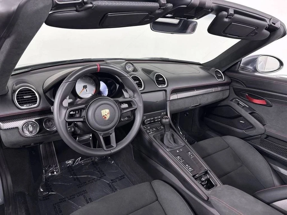 2024 Porsche - Image 4 of 5