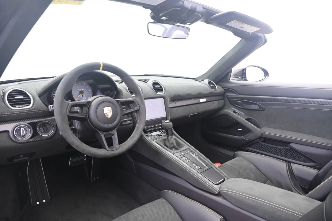 2024 Porsche 718 Boxster Spyder RS - Image 4 of 4