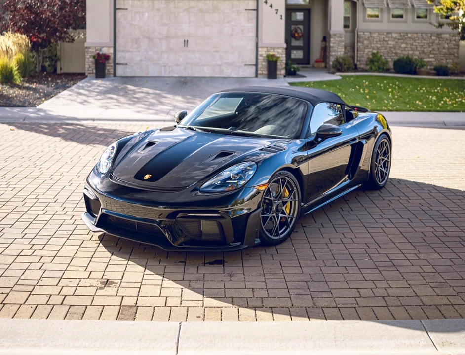 2024 Porsche - Image 2 of 19