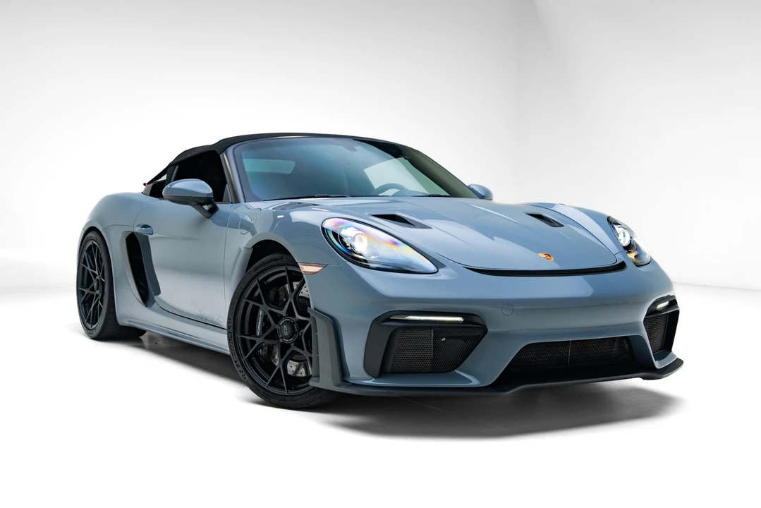 2024 Porsche - Image 24 of 31