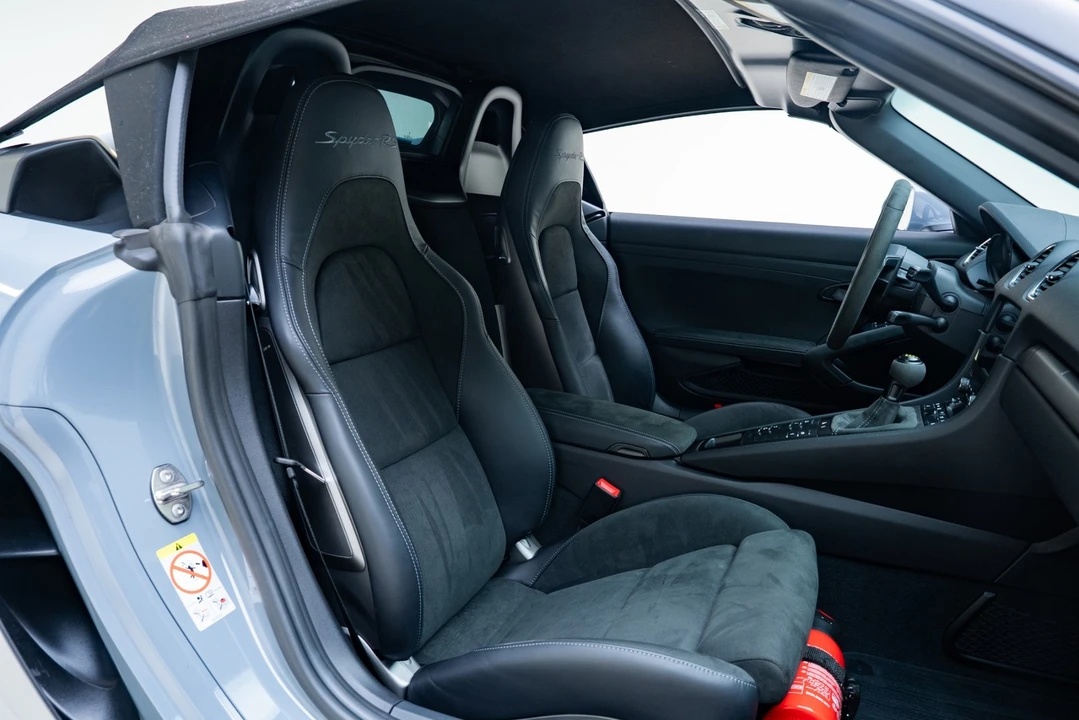 2024 Porsche - Image 18 of 31
