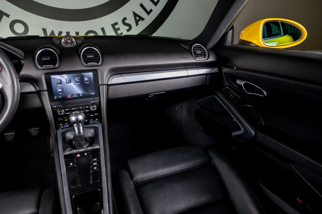 2024 Porsche 718 Cayman - Image 8 of 12