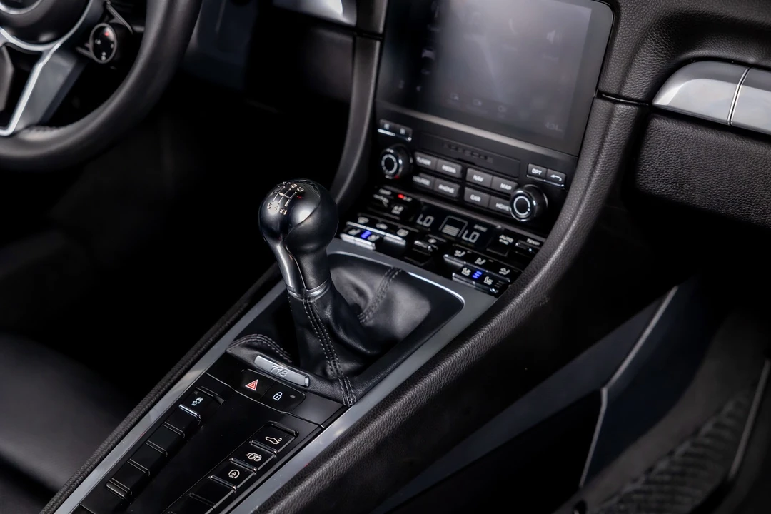 2024 Porsche 718 Cayman - Image 14 of 21