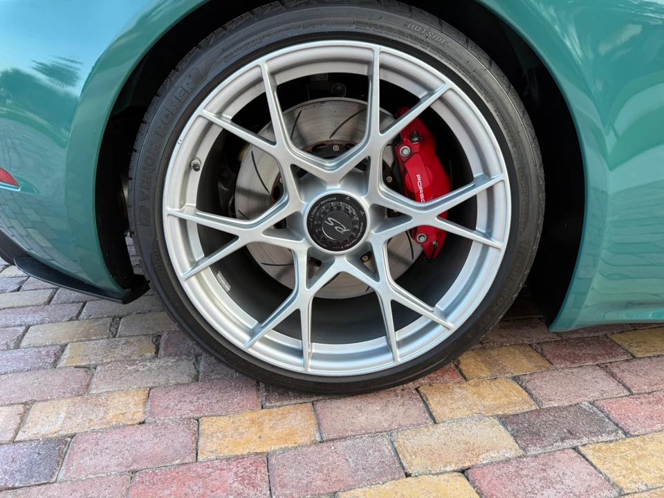 2024 Porsche 718 Cayman GT4 RS - Image 22 of 31