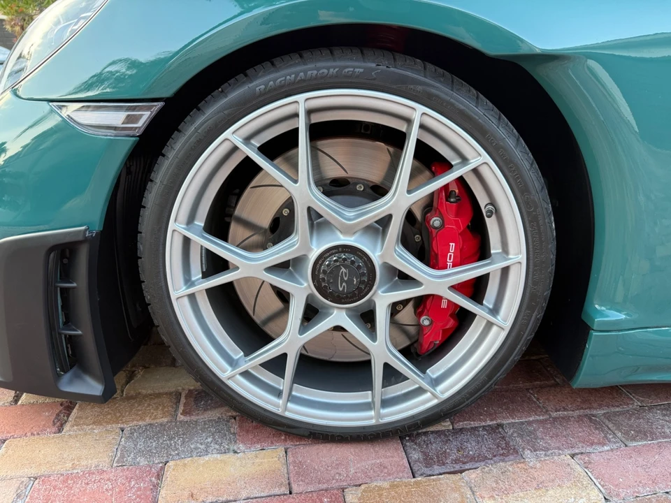 2024 Porsche 718 Cayman GT4 RS - Image 24 of 31