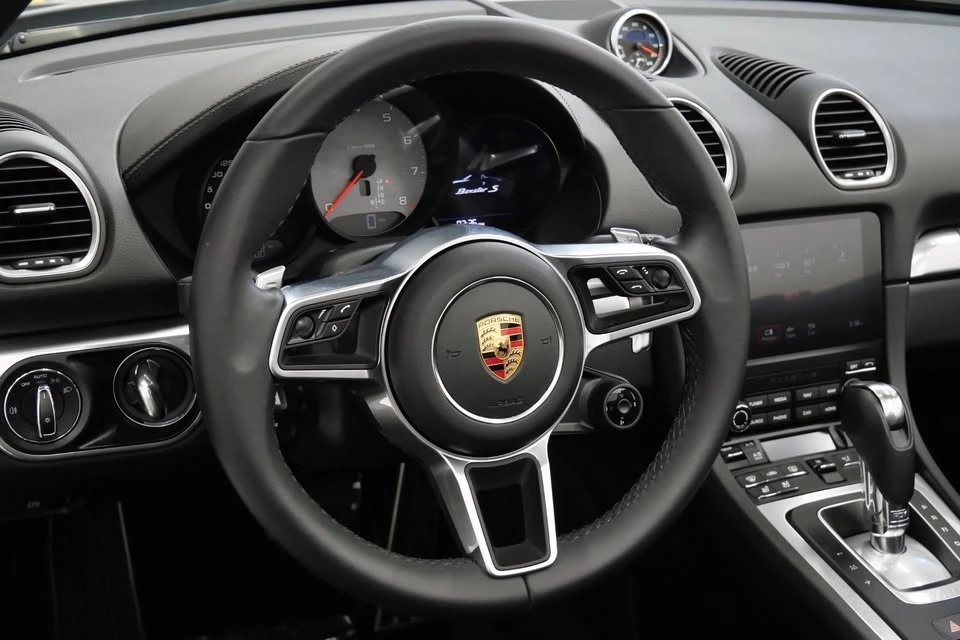 2024 Porsche 718 Boxster S - Image 11 of 15