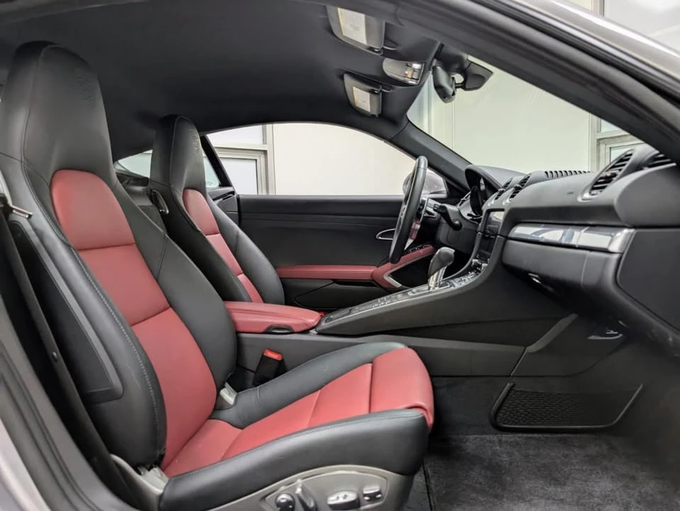 2024 Porsche 718 Cayman - Image 19 of 20