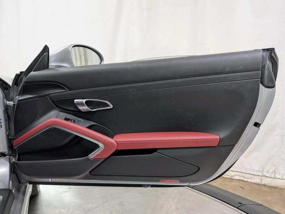 2024 Porsche 718 Cayman - Image 18 of 20