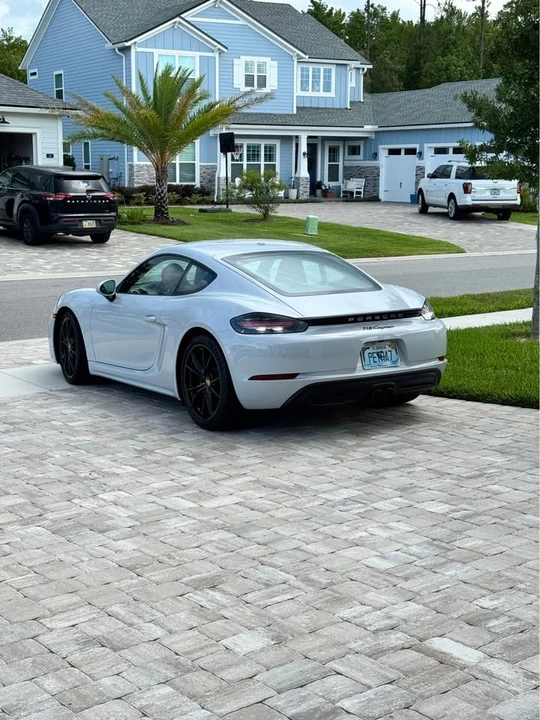 2024 Porsche 718 Cayman - Image 2 of 4