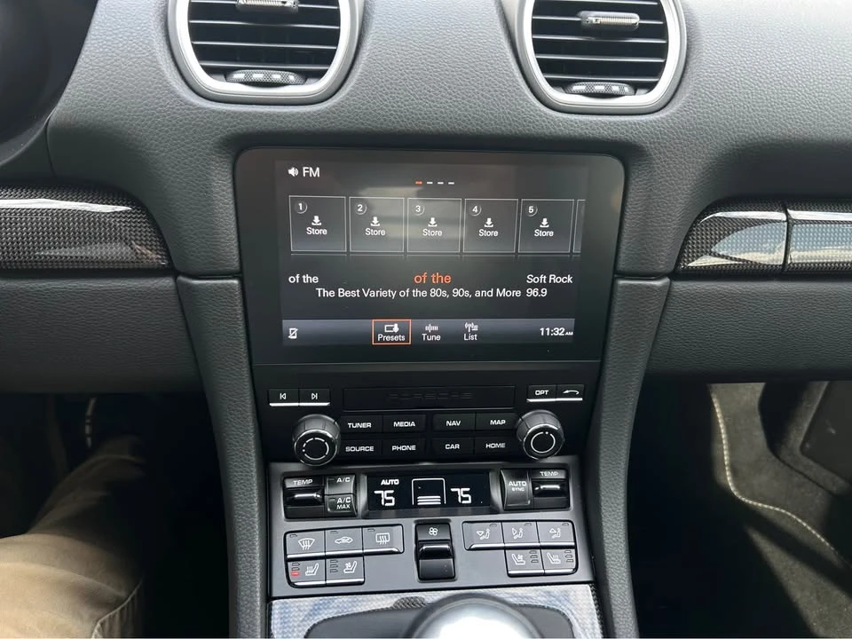 2024 Porsche 718 Cayman - Image 17 of 20