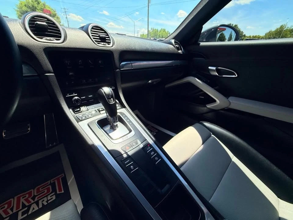 2024 Porsche 718 Cayman - Image 12 of 13