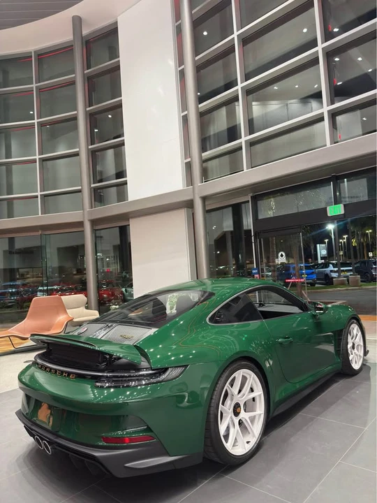 2024 Porsche 992 Carrera - Image 2 of 5