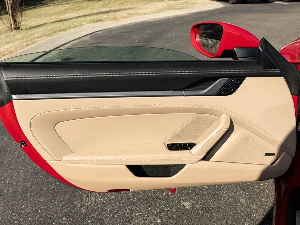 2024 Porsche 992 Carrera S - Image 19 of 31