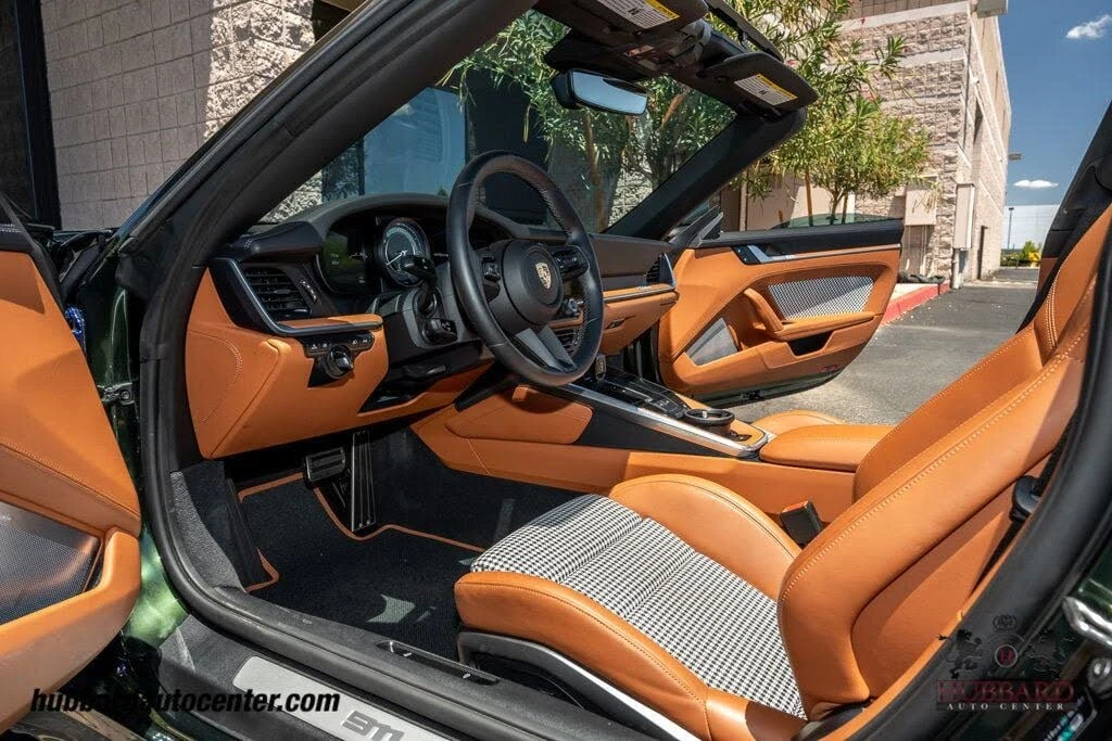 2024 Porsche 992 Carrera - Image 17 of 31