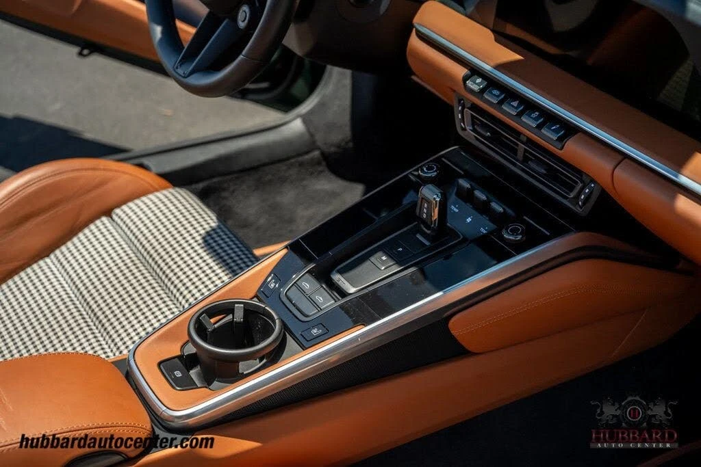 2024 Porsche 992 Carrera - Image 25 of 31
