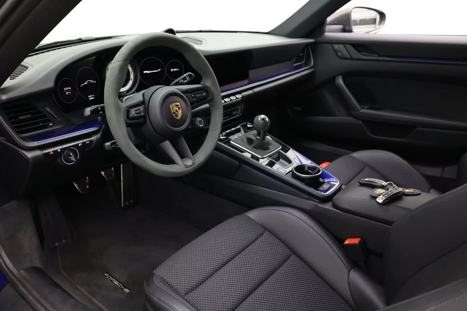 2024 Porsche 992 Carrera - Image 16 of 20