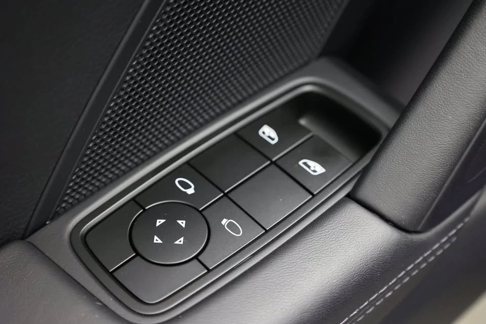 2024 Porsche 992 Carrera - Image 18 of 20
