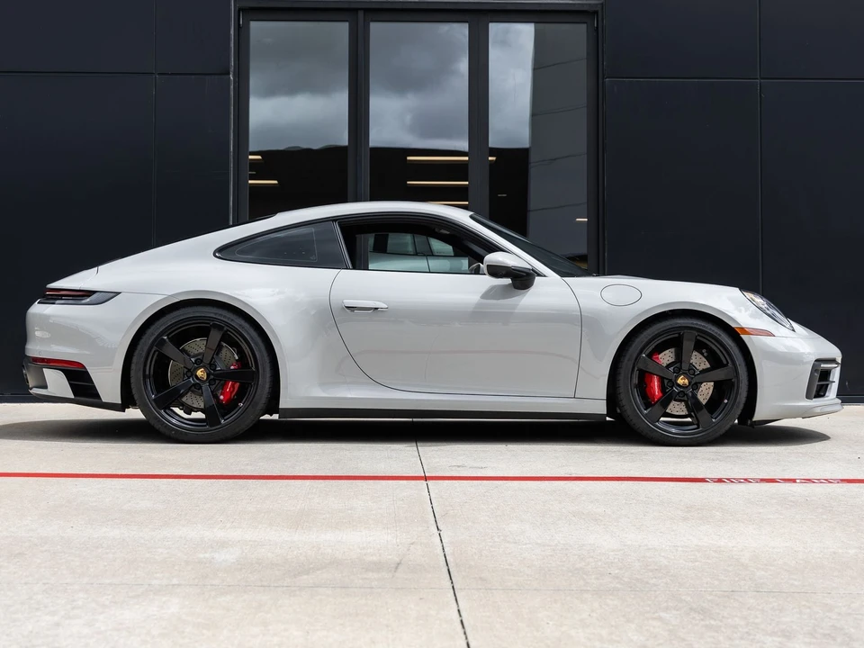 2024 Porsche 992 Carrera 4S - Image 14 of 31