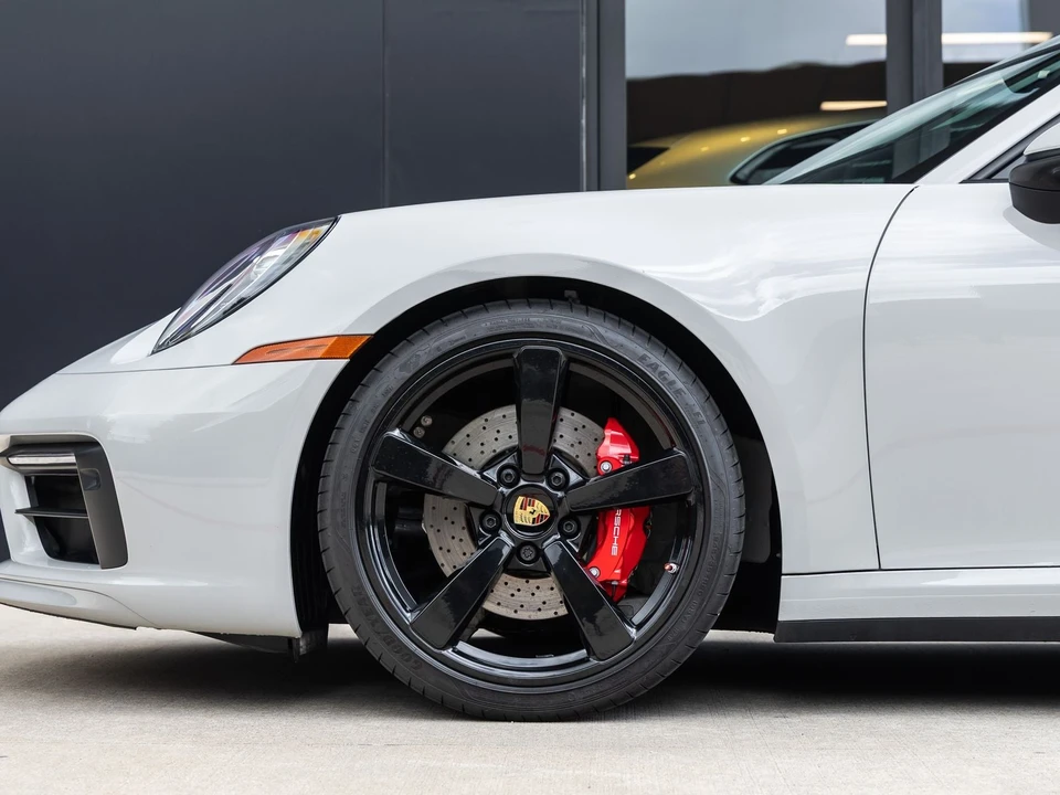 2024 Porsche 992 Carrera 4S - Image 15 of 31