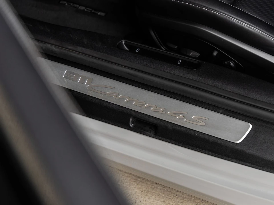 2024 Porsche 992 Carrera 4S - Image 28 of 31