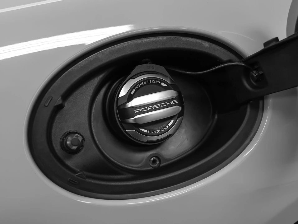 2024 Porsche 992 Carrera S - Image 15 of 31