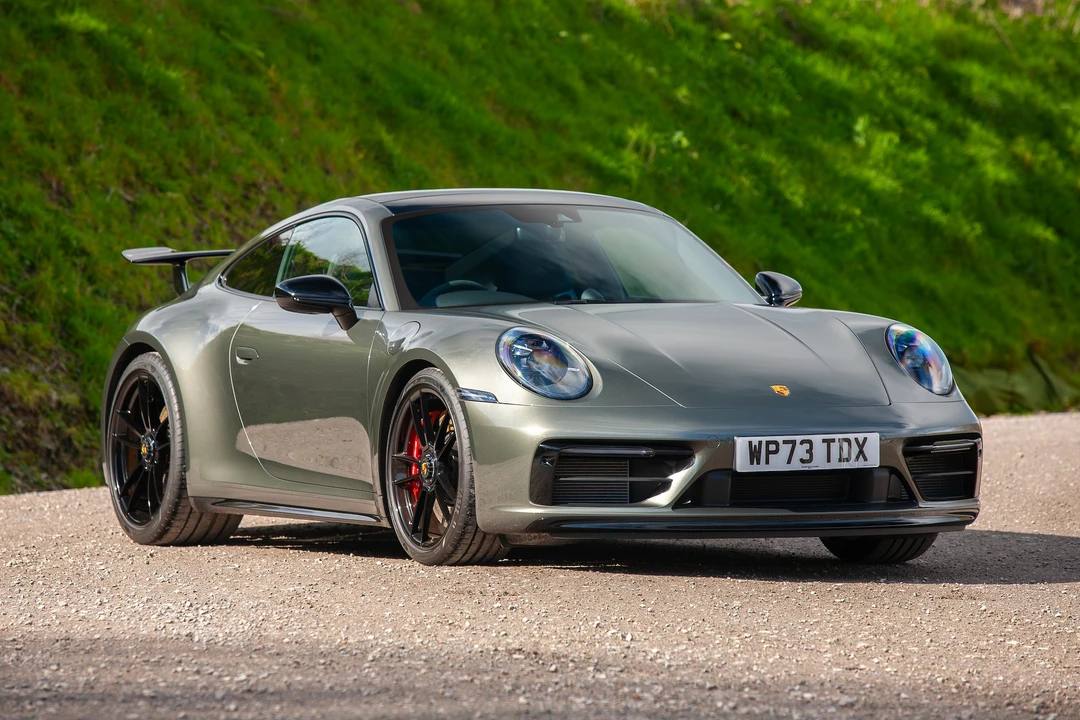2024 Porsche 992 Carrera - Image 9 of 31